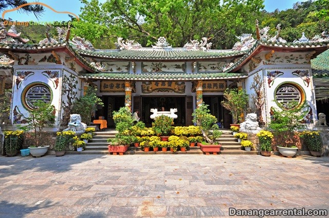 Linh Ung Non Nuoc pagoda