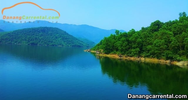 When should you go to Hoa Trung lake?